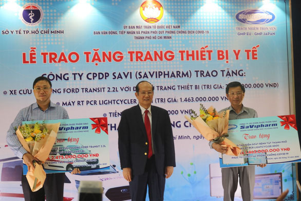 SAVIPHARM - Awarded 5 billion VND worth of medical equipment to HCMC Department of Health